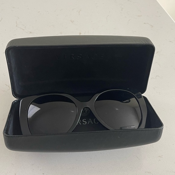 Brand New Versace Rectangle Acetate Sunglasses w/ Medusa Temples - Picture 6 of 11